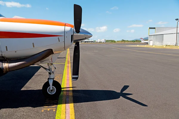 Crains Austalia Weinig Populaire Vliegtuig Parkeren Luchthaven — Stockfoto