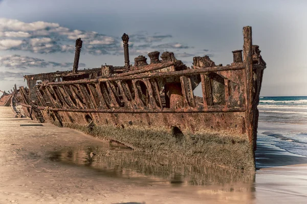 Στην Αυστραλία Fraser Island Τις Αντίκες Σκουριασμένο Και Damagede Βάρκα — Φωτογραφία Αρχείου