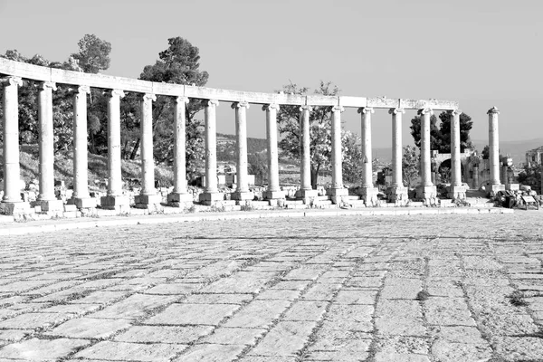 ジェラシュ ヨルダン考古学のアンティークのサイトの観光客のための古典的な遺産 — ストック写真