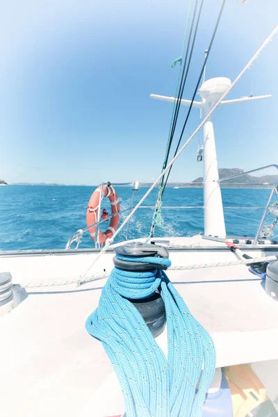 Dans Ciel Dégagé Vide Radar Catamaran Conception Sécurité — Photo