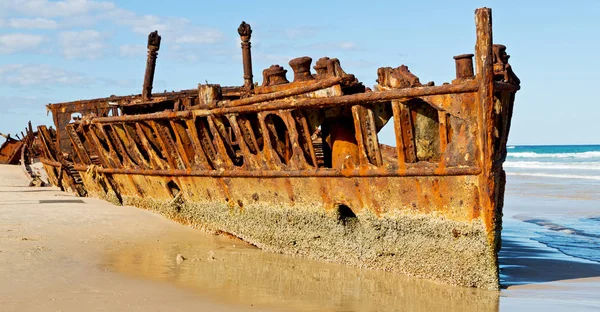 Острове Фрейзер Австралии Старинная Ржавая Поврежденная Лодка Коррозия Океане — стоковое фото