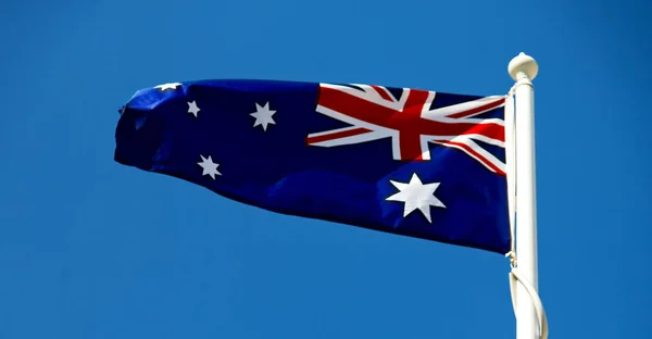 Australia Cielo Despejado Bandera Ondeante —  Fotos de Stock