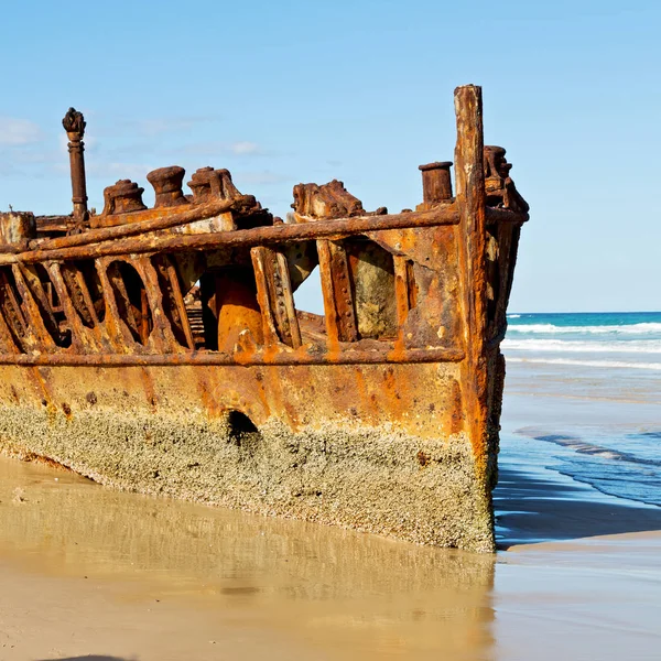 Australia Fraser Island Antique Rusty Damagede Boat Corrosion Ocean Sea — Stock Photo, Image