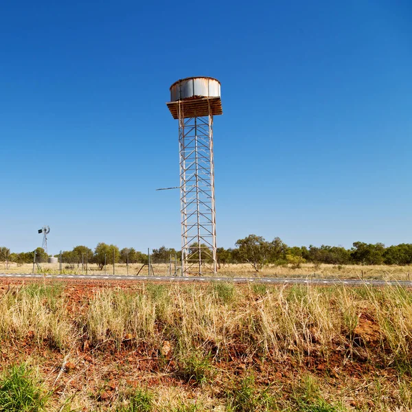 Australia Concepto Remoto Interior Con Línea Asfalto Tanque Agua — Foto de Stock