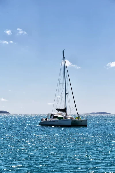 Australien Fraser Island Und Ein Katamaran Ozean Wie Eine Luxuskreuzfahrt — Stockfoto