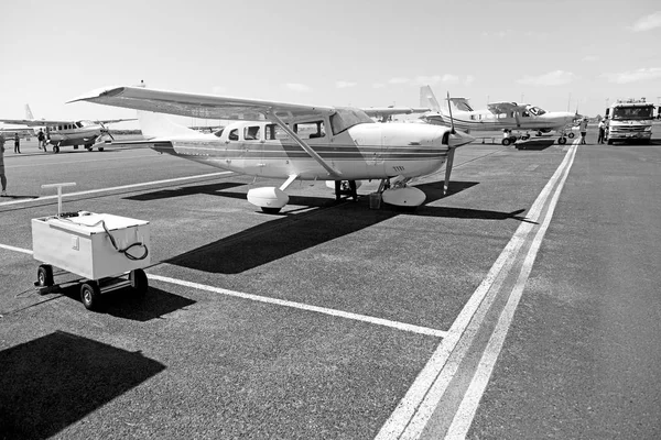 Crains Austalia Mało Popularny Samolot Parking Lotnisku — Zdjęcie stockowe