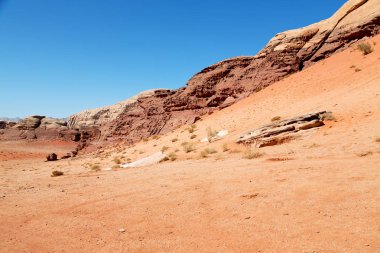 wadi rum çöl Ürdün kum ve dağ macera destinatio