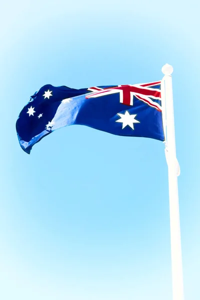 Australia Bezchmurne Niebo Macha Flagą — Zdjęcie stockowe