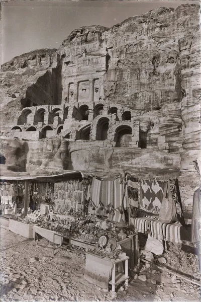 Tumba en el sitio antiguo de petra en Jordania —  Fotos de Stock