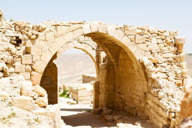 Jordan'ın eski kast kül shubak ve onun Kulesi gökyüzünde