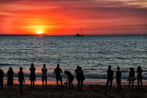 De baai van darwin in de zonsopgang en de silhouet — Stockfoto