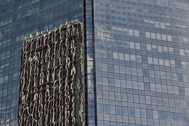  gökdelen penceresinde refleks 