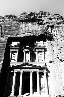  eski manastır güzel dünyasına merak ediyorum