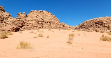 wadi rum çöl Ürdün kum ve dağ macera destinatio