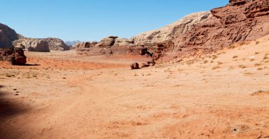 wadi rum çöl Ürdün kum ve dağ macera destinatio