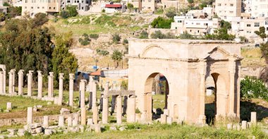 : Jerash jordan antik arkeolojik site turist için klasik miras
