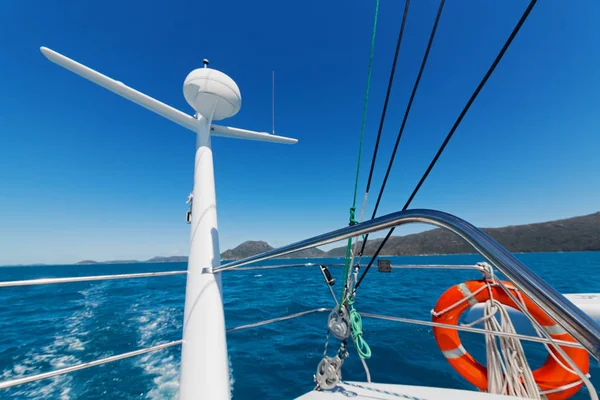 Clear Empty Sky Catamaran Radar Conceot Safety — Stock Photo, Image