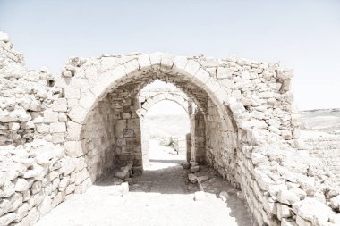 Jordan'ın eski kast kül shubak ve onun Kulesi gökyüzünde