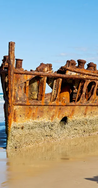 Australia Fraser Island Antique Rusty Damagede Boat Corrosion Ocean Sea — Stock Photo, Image