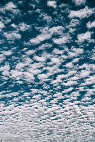Güzel Gökyüzü Bulutlar Arka Plan Dokusu Tam Tam Kare Görüntü — Stok fotoğraf