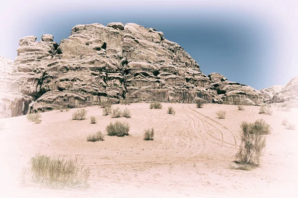 Nel deserto sabbia e montagna avventura destinazione — Foto Stock