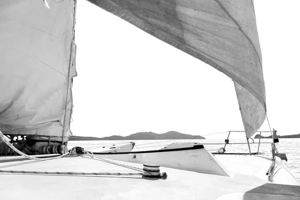 航海的概念与帆船的风速 — 图库照片