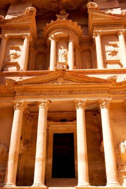  eski manastır güzel dünyasına merak ediyorum