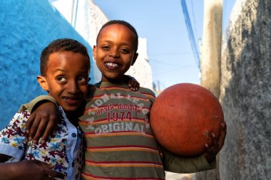 Etiyopya, Lalibela-Ocak 2018--tanımlanamayan çocuk ve dostluk topu kavramı yaklaşık
