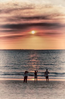 bay darwin gündoğumu ve yapısı