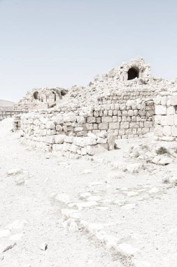 eski kast ve onun kalıntıları gökyüzünde