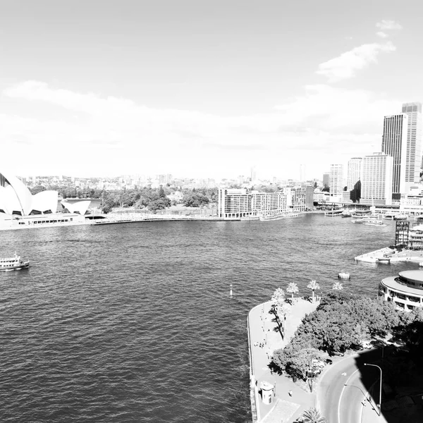 澳洲, 悉尼-大约 2017年8月-歌剧房子和小船 — 图库照片