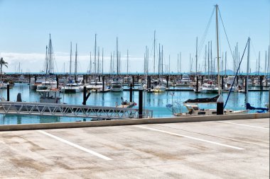 Avustralya ve İskele tekne 