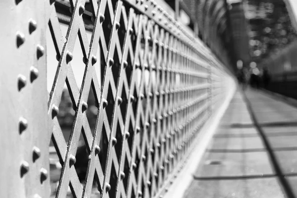 Od mostu kovových konstrukcí — Stock fotografie