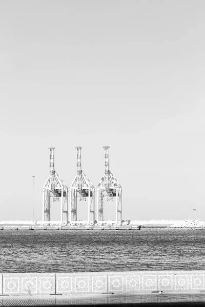 Muscar 항구와 항구에 크레인 — 스톡 사진