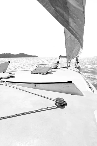 Koncepcja nawigacji i prędkości wiatru z żeglarstwem — Zdjęcie stockowe