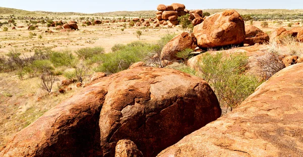 Na Austrália as rochas de mármore do diabo — Fotografia de Stock