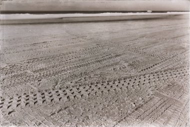 Avustralya'da fraser ada ve kum gökyüzü ve okyanus yakın otomobillerin izlemek