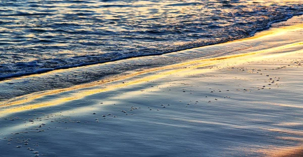 Il tramonto nell'oceano come concetto di relax — Foto Stock
