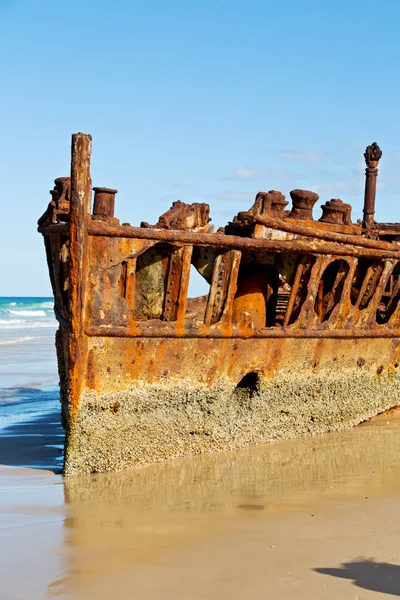 Australia Fraser Island Antique Rusty Damagede Boat Corrosion Ocean Sea — Stock Photo, Image