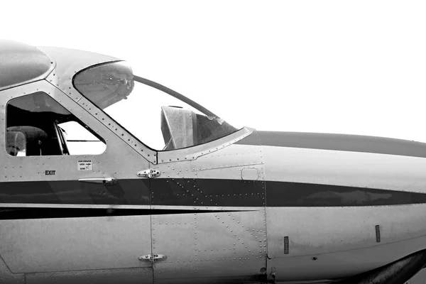 空港の駐車場の小さな人気のある飛行機の Crains Austalia ウィンドウで — ストック写真