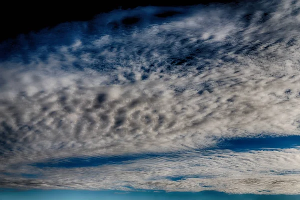 Avustralya Boş Gökyüzü Arka Plan Dokusu Gibi Bulutlar Dolu — Stok fotoğraf