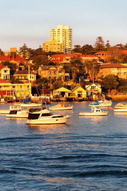  güneşin doğuşunu koy ve yat içinde