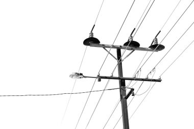 güç hattı açık havada elektrik direği ile