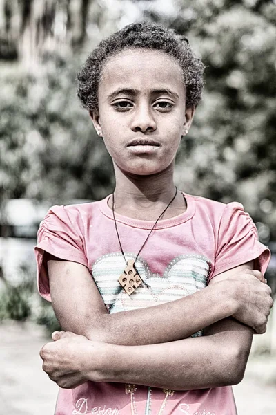 エチオピア ラリベラ 2018年 Celebratio で正体不明の少女 — ストック写真