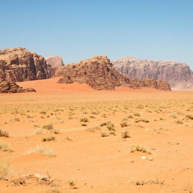 wadi rum çöl Ürdün kum ve dağ macera destinatio