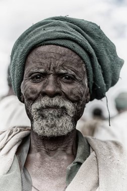 Etiyopya, Lalibela-Ocak 2018--tanımlanamayan yaşlı adam genna celebratio içinde yaklaşık