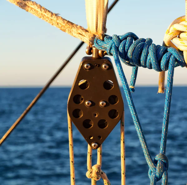 Catamaran Australien Une Vieille Corde Dans Ciel Comme Concept Abstrait — Photo