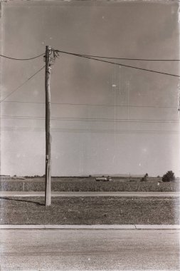 Avustralya açık havada elektrik direği ile güç hattı kavramı