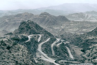  dağ ve tepe içinde milli park