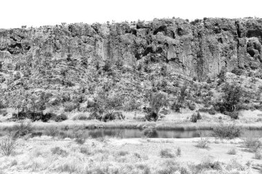 ve nehir kenarında doğa dağ